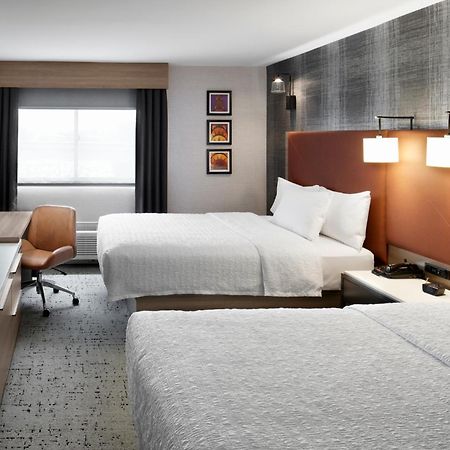 Hampton Inn Newark Airport Екстер'єр фото
