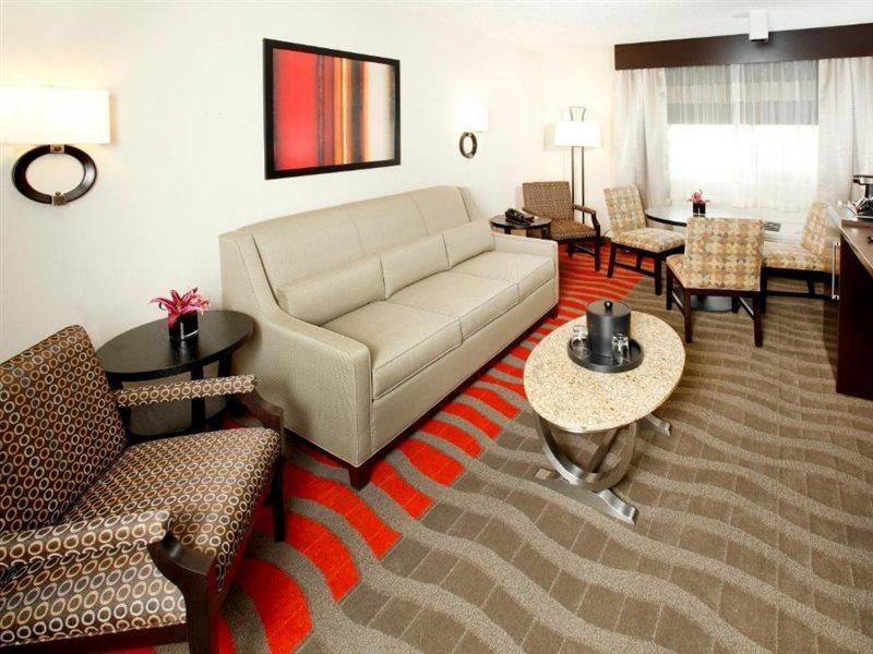 Hampton Inn Newark Airport Екстер'єр фото