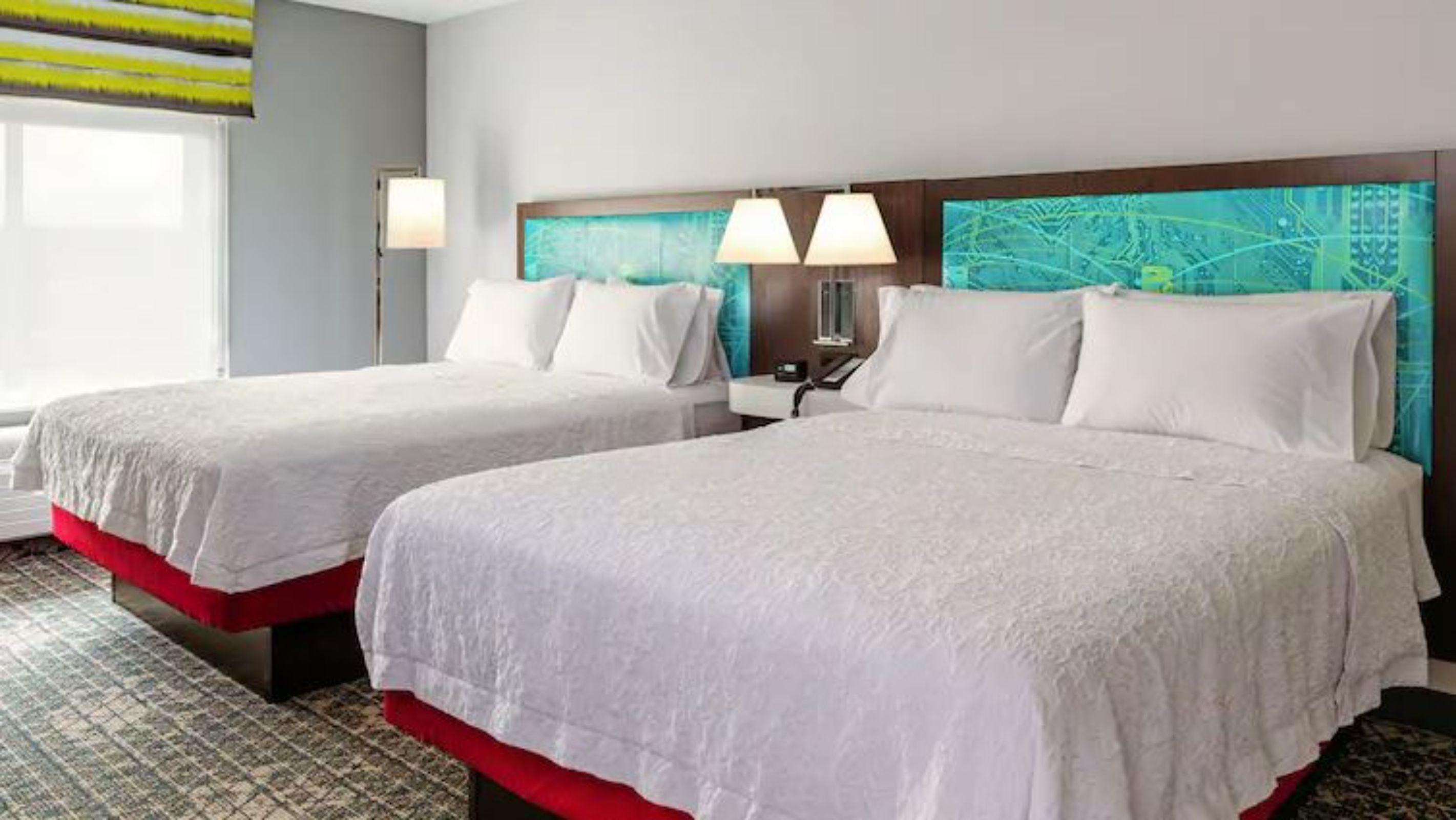 Hampton Inn Newark Airport Екстер'єр фото