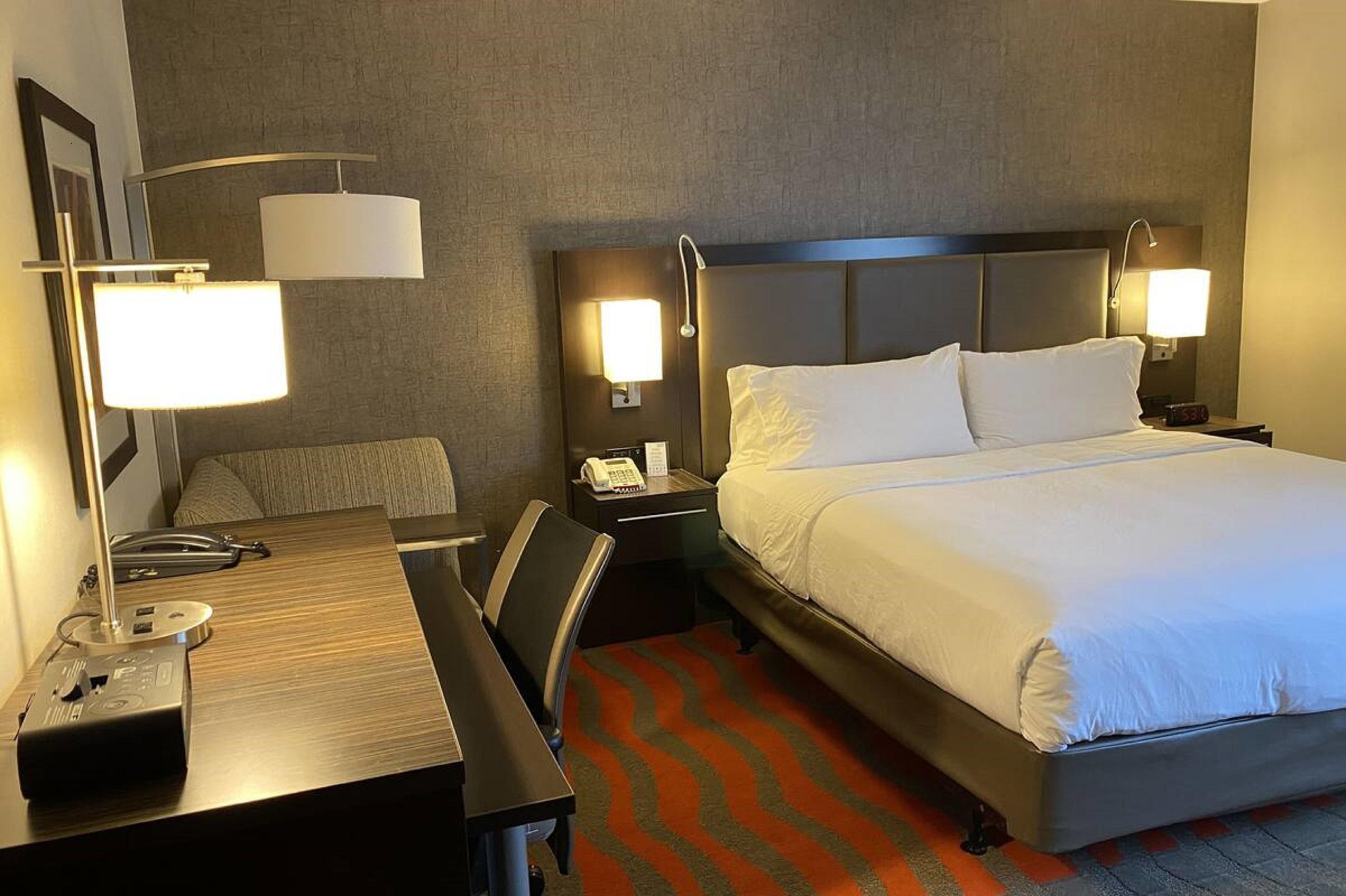 Hampton Inn Newark Airport Екстер'єр фото