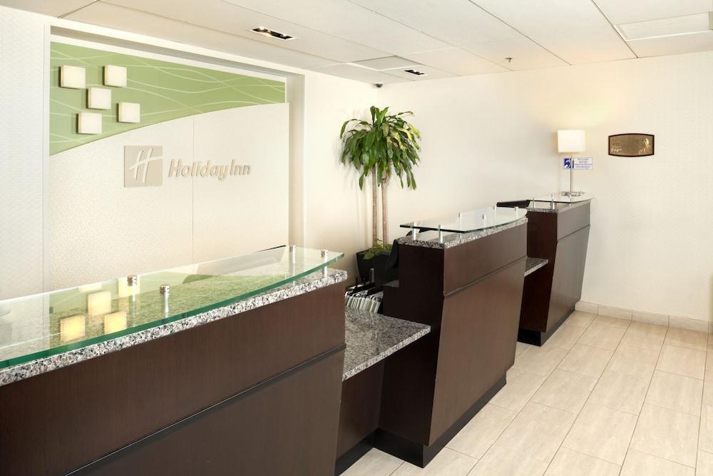 Hampton Inn Newark Airport Екстер'єр фото