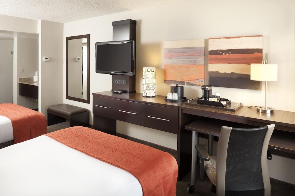 Hampton Inn Newark Airport Екстер'єр фото